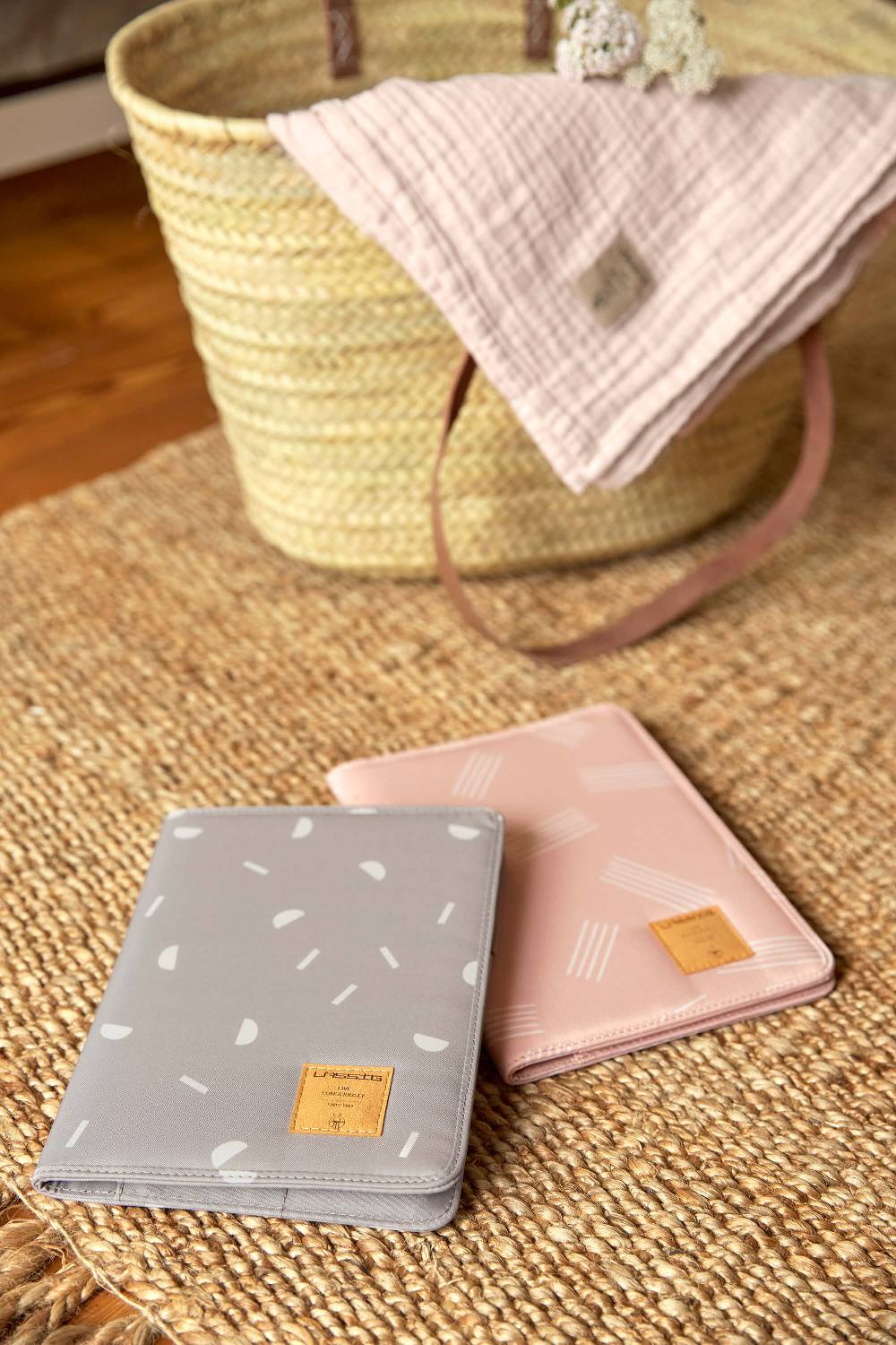 Lässig Mutterpasshülle - Blocks Taupe, Grau Fabrik Onlineshop