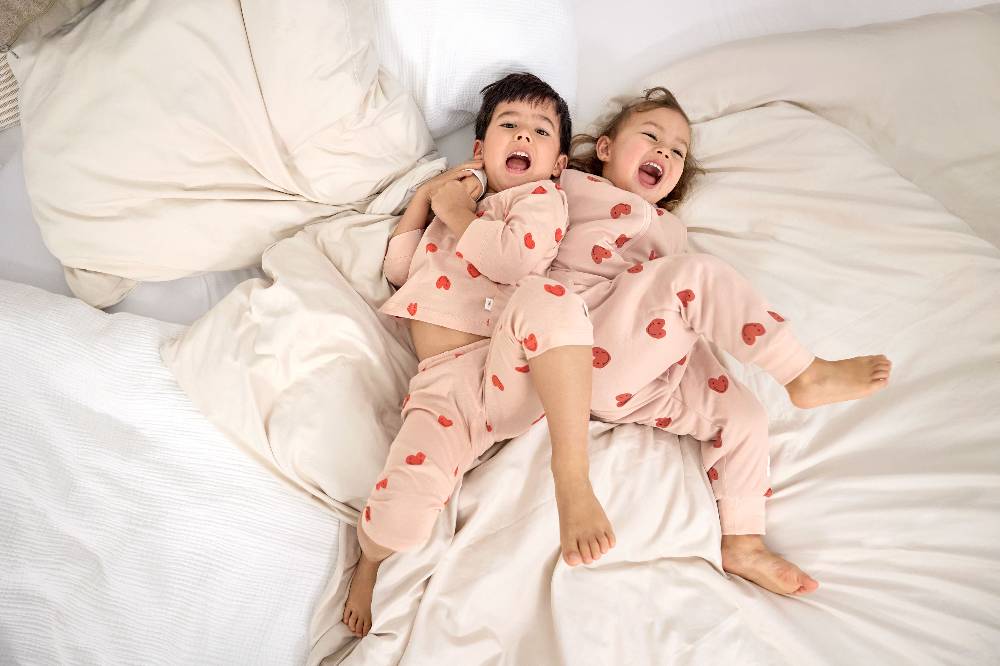 Lässig Baby Schlafoverall - Bio Baumwolle, Herzen, Rosa Räumungsverkauf
