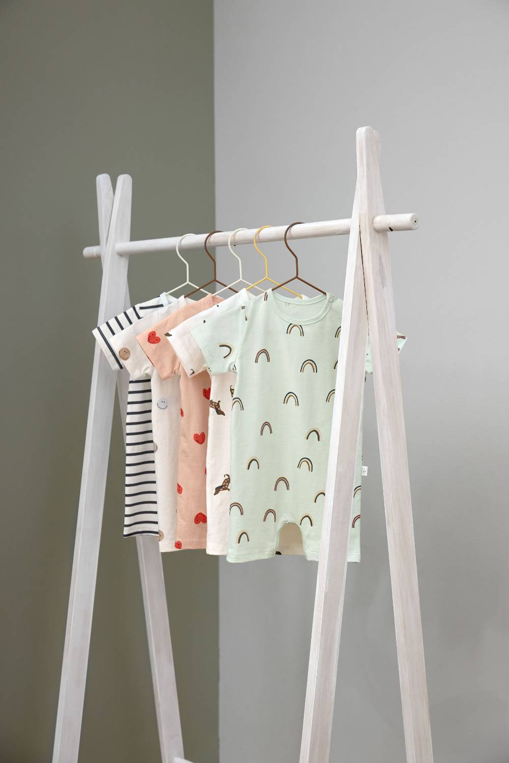 Lässig Baby Jumpsuit - Bio Baumwolle, Herzen, Rosa Letzter Tag