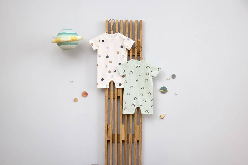 Lässig Baby Jumpsuit - Bio Baumwolle, Smile, Milky Bis zu 50% Rabatt