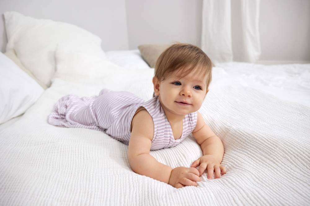 Lässig Baby Schlafsack 0,5 TOG - Gestreift, Lila Milky Bis zu 65% Rabatt