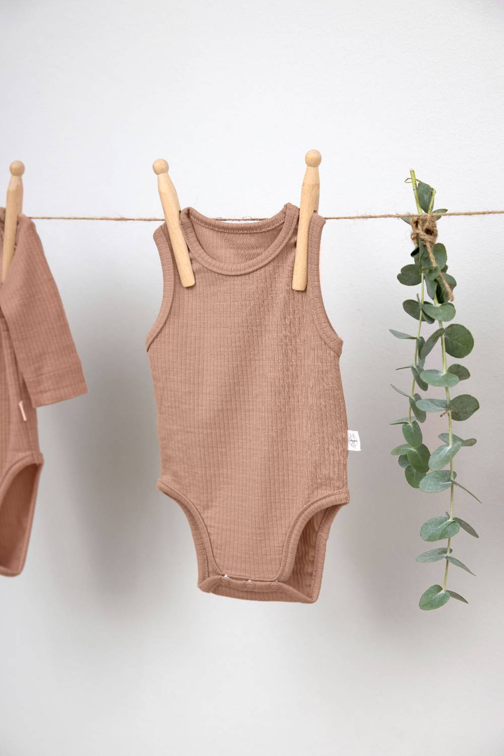 Lässig Baby Body - Ärmellos gerippt, Hellbraun Begrenzt auf 3 Tage