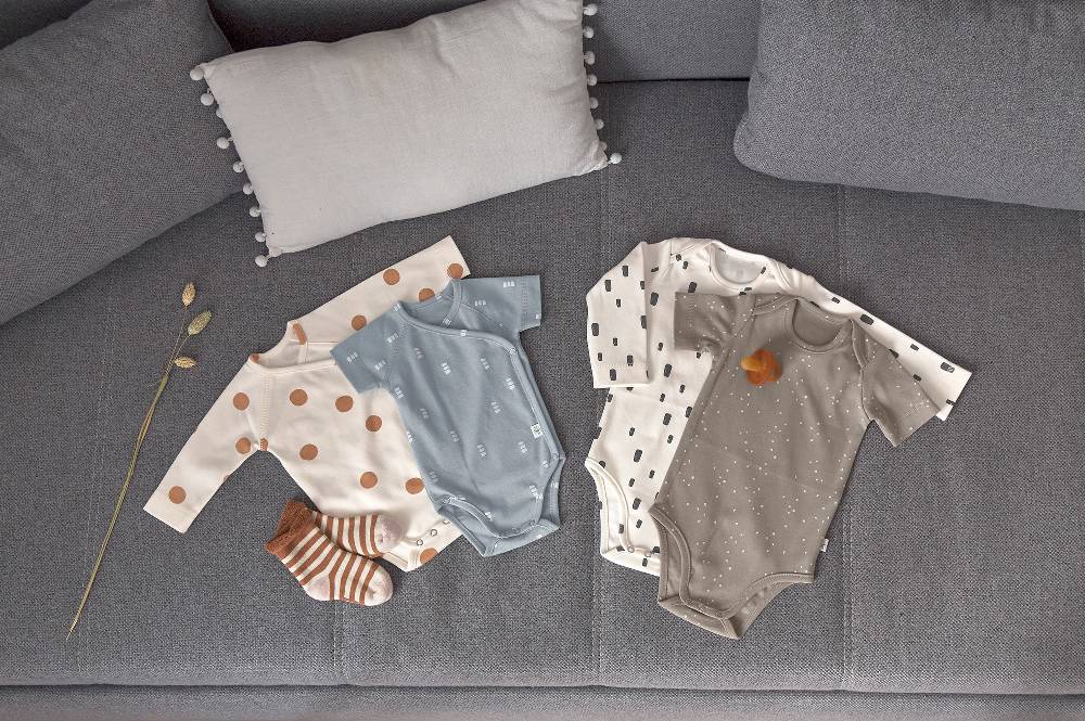 Lässig Baby Body kurzarm - Bio Baumwolle, Punkte, Taupe Angebote