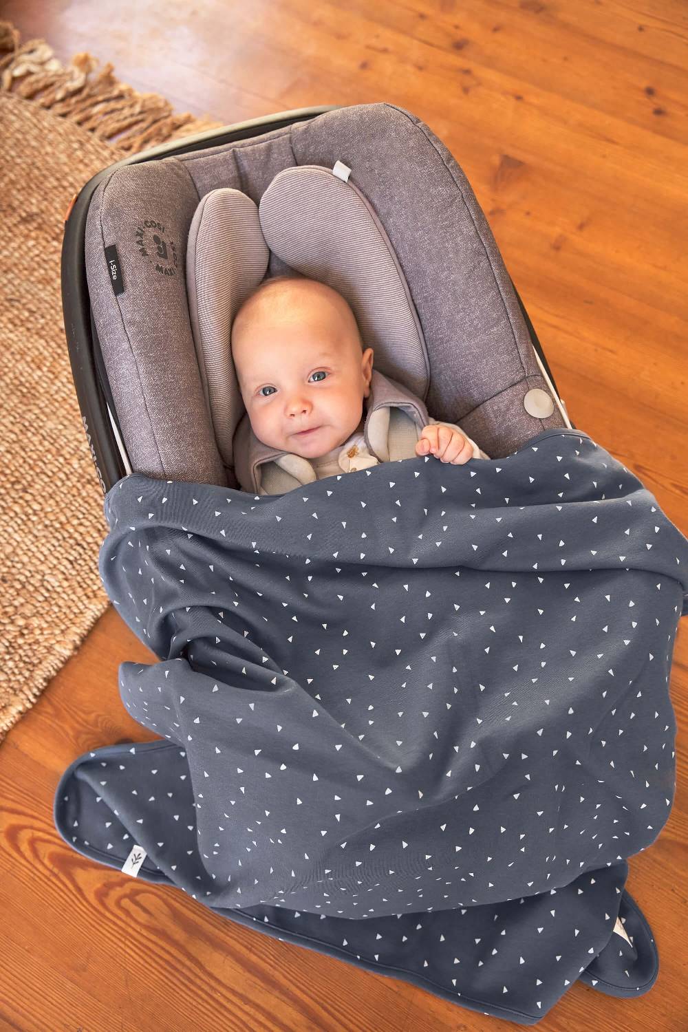 Lässig Babydecke - Bio Baumwolle, Triangle Blue Jubiläumsangebot