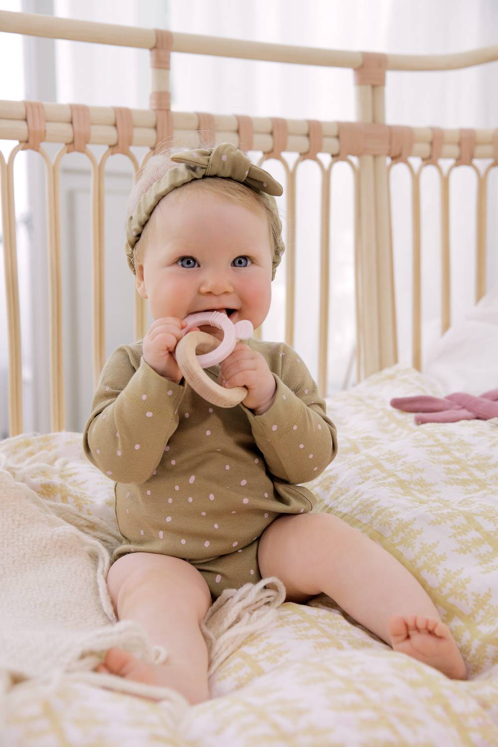 Lässig Baby Body langarm - Bio Baumwolle, Punkte, Gelb Saisonschlussverkauf