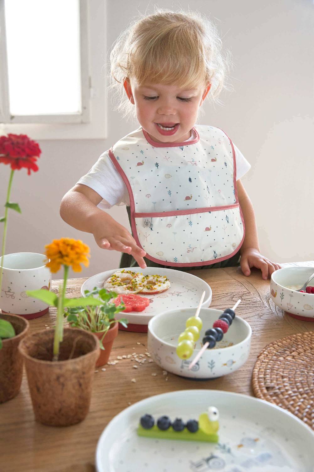 Lässig Lätzchen mit Auffangtasche (2 Stk) - Bib Lightweight, Garden Explorer Schnecke Räumungsverkauf