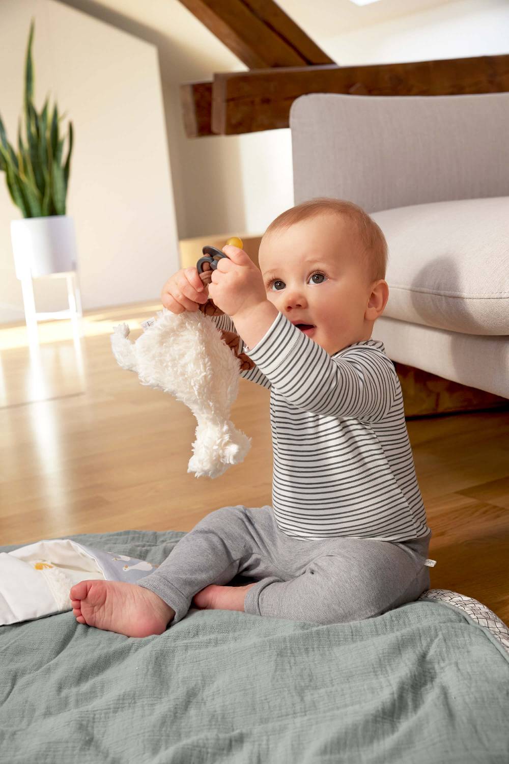 Lässig Baby Body langarm - Bio Baumwolle, Streifen, Grau Auslauf