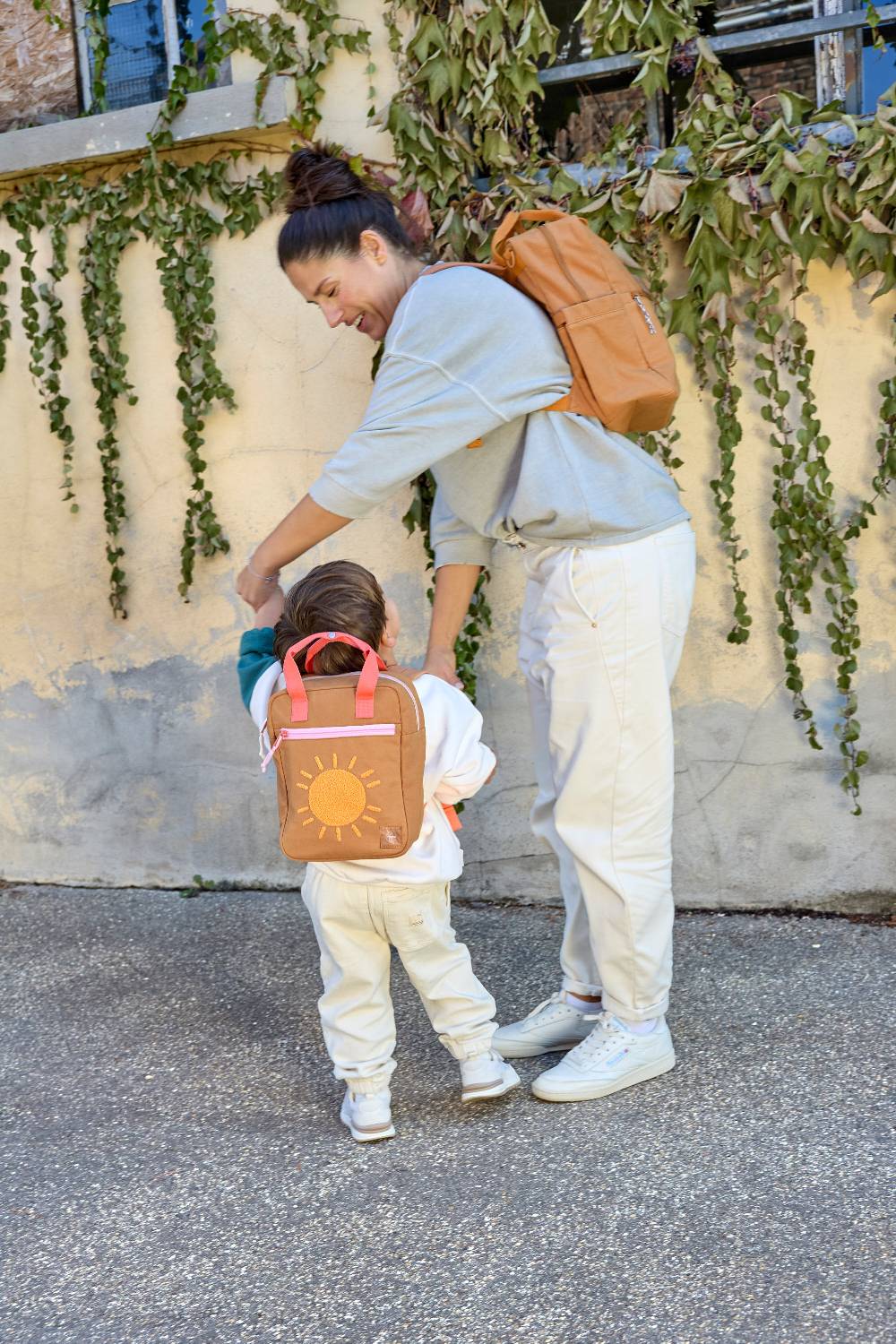 Lässig Kindergartenrucksack Square Little One & Me - Small, Karamell Kostenlose Rückgabe