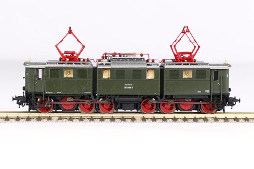 Piko N E-Lok BR 191 DB IV Artikelnummer: 40540 Exklusive Angebote