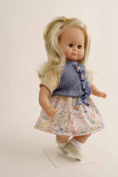 Schildkröt Manufaktur Puppe Schlummerle 37 cm blonde Haare, blaue Schlafaugen, Blumenkleidung rose/bleu Letzte 3 Tage