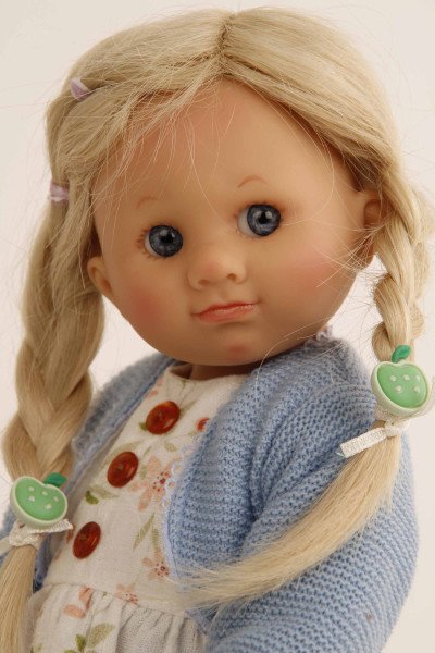 Schildkröt Manufaktur Puppe Müller-Wichtel Pia 30 cm blonde Haare, Blumenkleidung Lagerräumung
