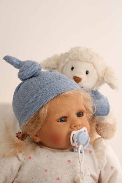 Schildkröt Manufaktur Baby Pina 52 cm von Karola Wegerich , blonde Haare, Kleidung weiss/blau/rot Top Angebot