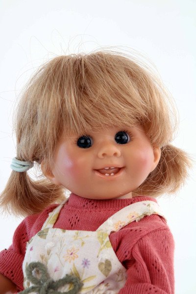 Schildkröt Manufaktur Puppe Müller-Wichtel Ida 25 cm blonde Haare, Blumenoverall Cyber Monday