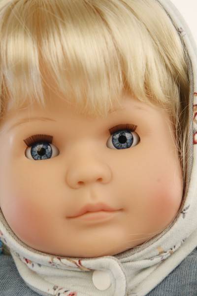 Schildkröt Manufaktur Puppe Hanni 45 cm blonde Haare, blaue Schlafaugen, Kleidung rose/blau/mint Neuheiten