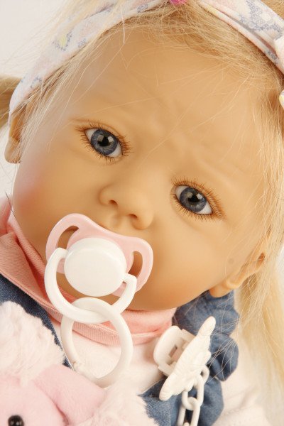 Schildkröt Manufaktur Baby Pina 52 cm von Karola Wegerich , blonde Haare, Kleidung weiss/blau/rose Riesige Rabatte