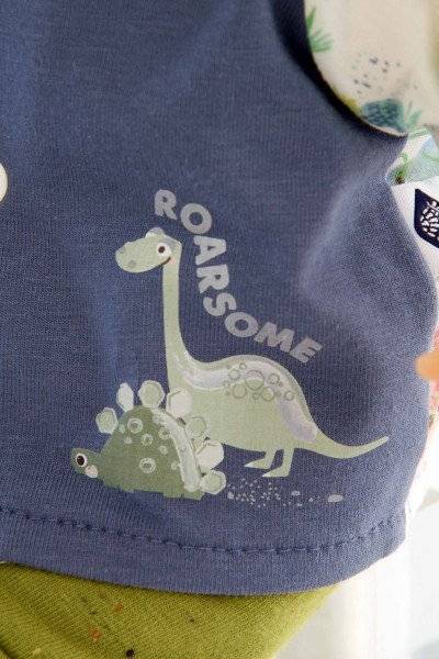 Schildkröt Manufaktur Puppe Schlummerle Junge 32 cm rote Haare, blaue Schlafaugen, Sommerkleidung Dino, Günstig kaufen
