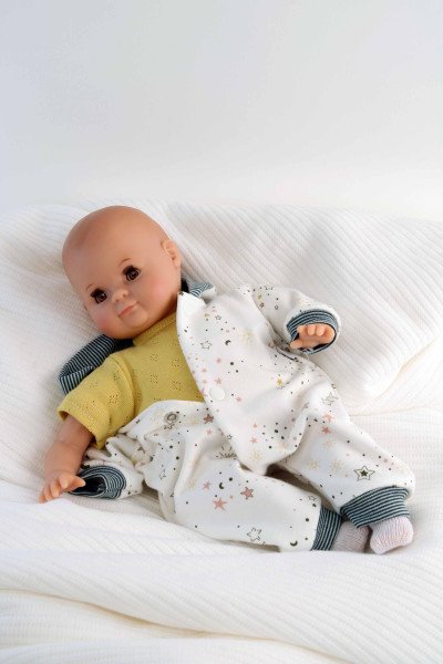 Schildkröt Manufaktur Puppe Schlummerle 32 cm mit Malhaar und braunen Schlafaugen, Overall weiß/blau Neueste Mode