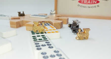 spieleoffensive Mexican Train in Holzbox 50% Rabatt mit kostenlosem Versand