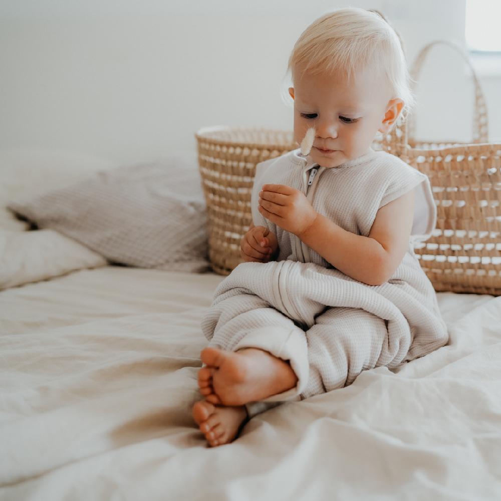 babymarkt emma & noah Schlafsack mit Umschlag-Füßen Essential Beige Blitzverkäufe