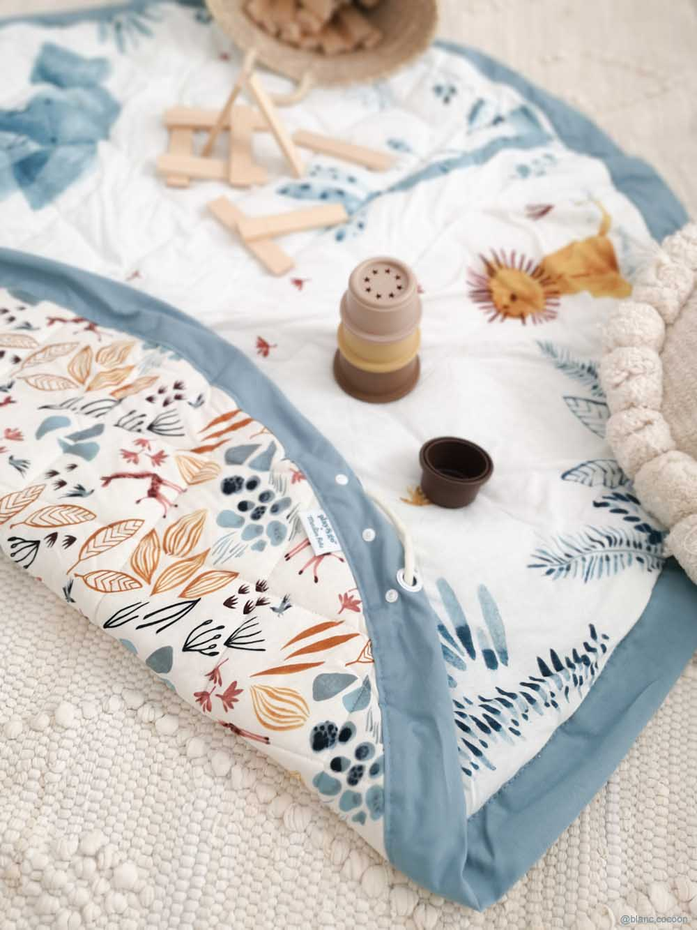 babymarkt play&go 2-in-1-Aufbewahrungstasche und Spielmatte Moulin Roty baobab blue ⌀120 cm Speichern exportieren