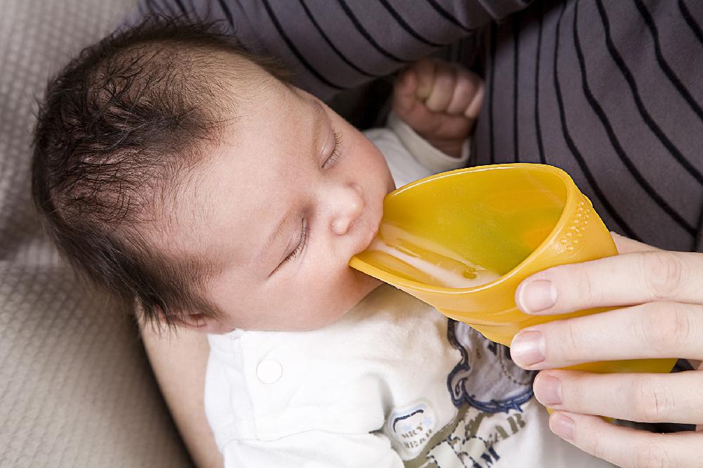 babymarkt Trinklernbecher CamoCup gelb Super Rabatt