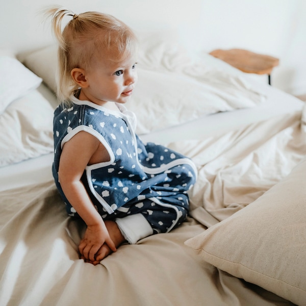 babywalz emma & noahSommer-Sleepoverall Musselin 0.5 TOG Punkte blau 50% Rabatt für begrenzte Zeit