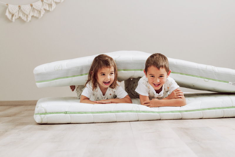babyonlineshop Träumeland Universum Matratze 90 x 200 cm Bestseller