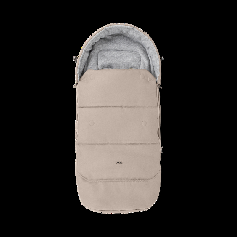 babyonlineshop Joolz Day5 Kinderwagen Bundle Sandy taupe + Cloud T i-Size Base T & Fußsack Kostenloser Versand international