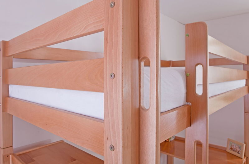 babyonlineshop Relita TOLI Hochbett Buche massiv natur lackiert Exklusivangebot